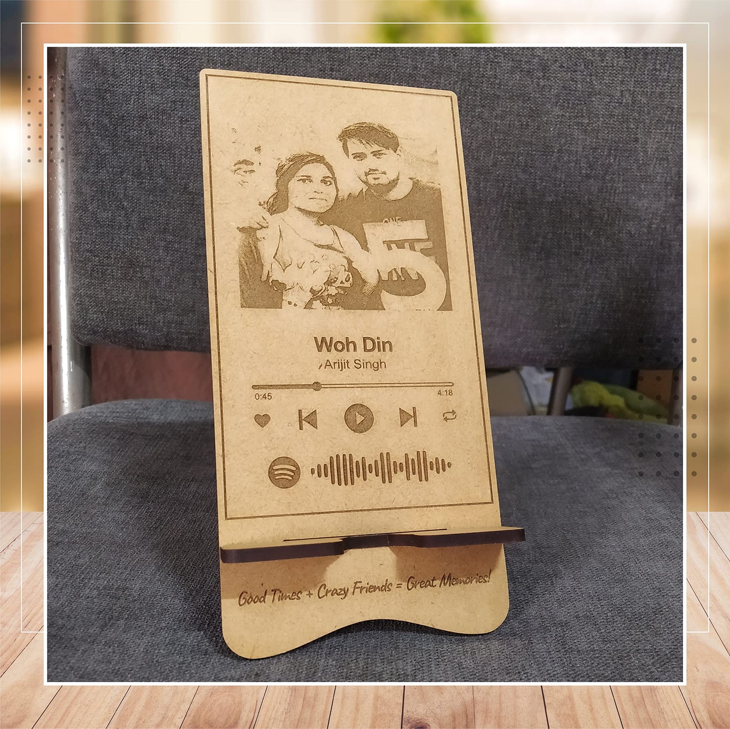 Customized Wooden Photo Laser Engraved Mobile Stand with Scannable Spotify Code