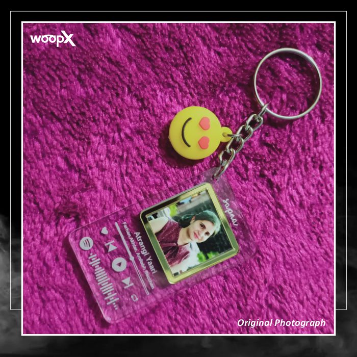 Customized Engraved Transparent Acrylic Scannable Spotify Keychain