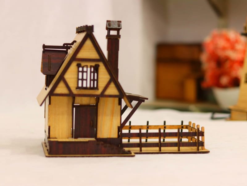 DIY Wooden Miniature Farmhouse Model with Fenced Yard